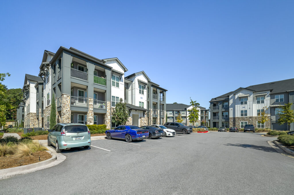 LUXURY APARTMENT HOMES EXTERIOR